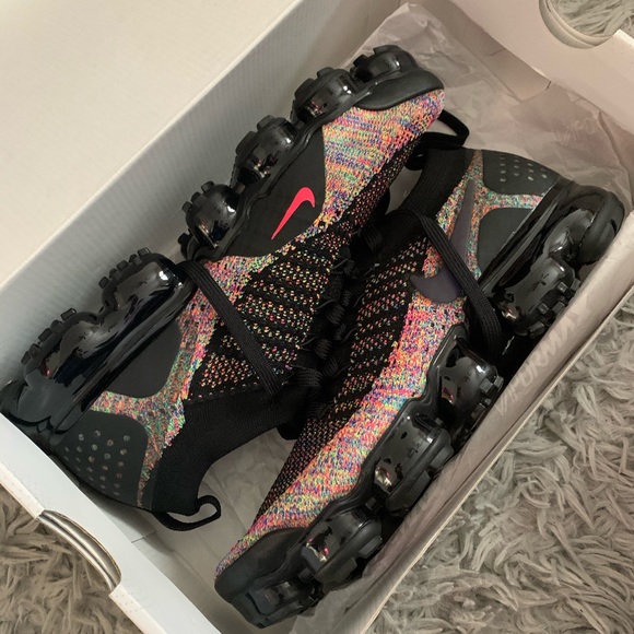 Multi Color Vapormax - Picture 7 of 8
